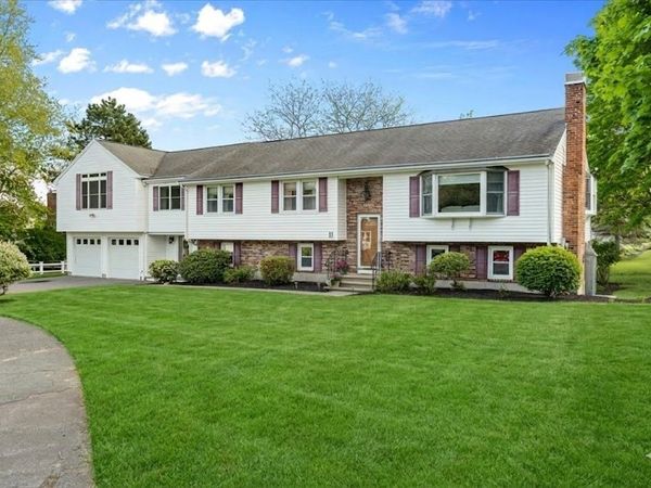 11 Hingston Circle, Braintree, MA 02184