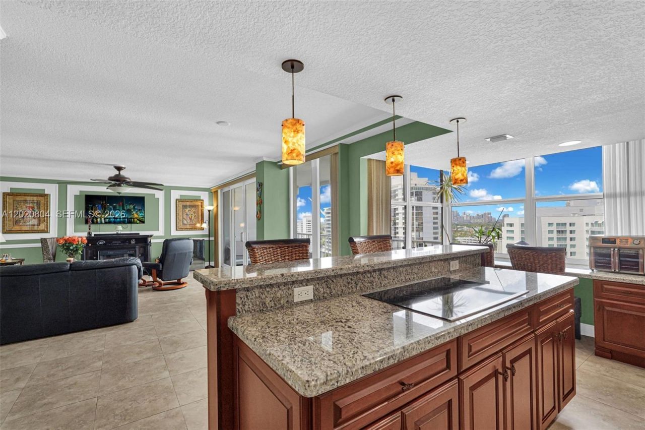 2800 E Sunrise Blvd, Unit 17E, Fort Lauderdale, FL 33304 Photo