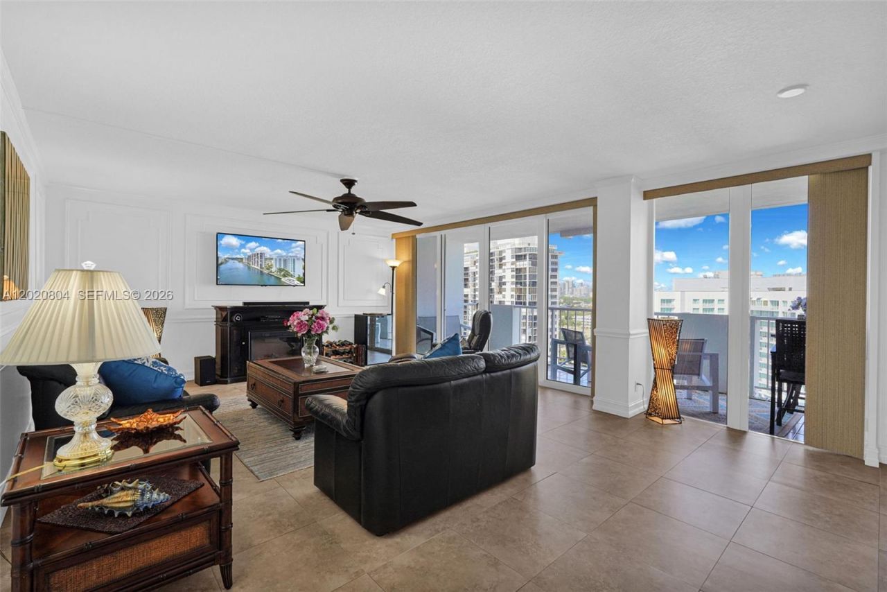 2800 E Sunrise Blvd, Unit 17E, Fort Lauderdale, FL 33304 Photo