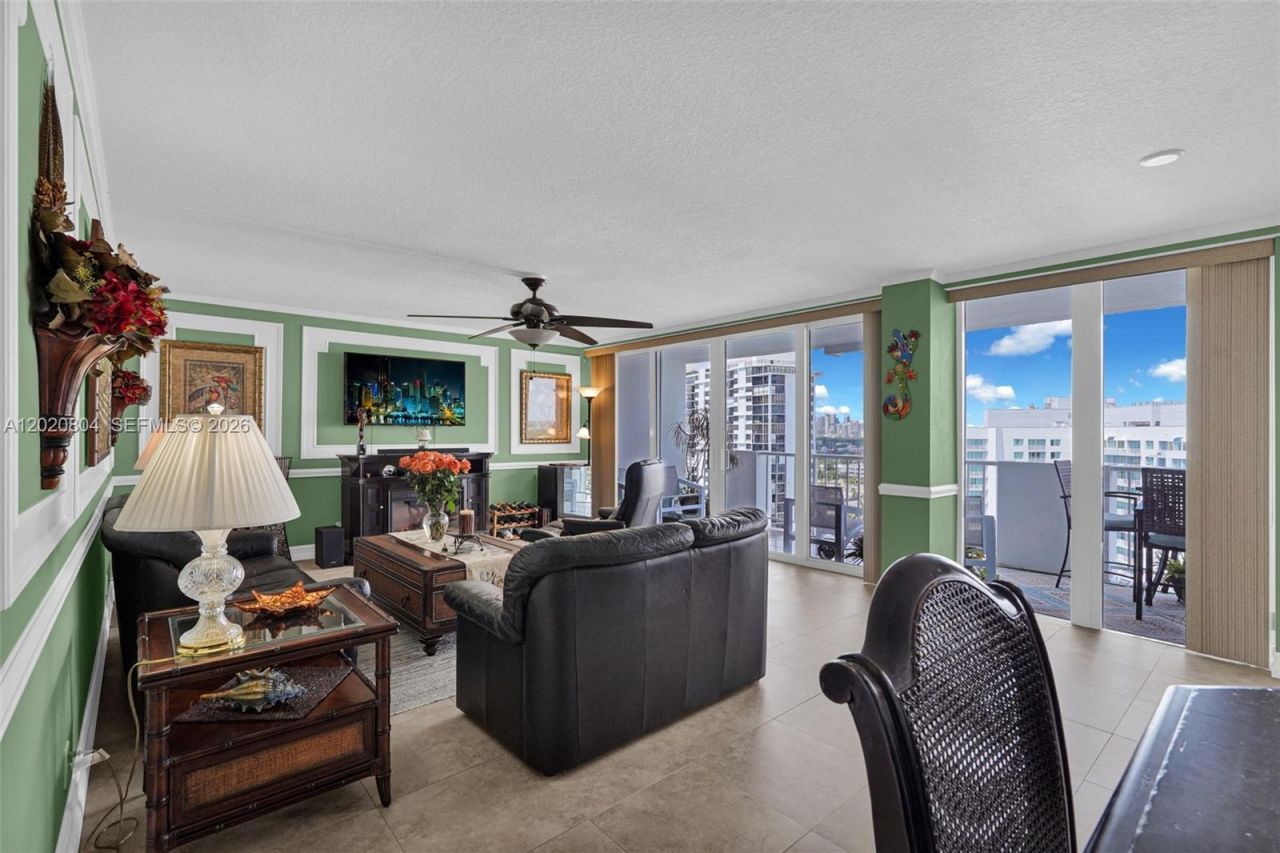 2800 E Sunrise Blvd, Unit 17E, Fort Lauderdale, FL 33304 Photo