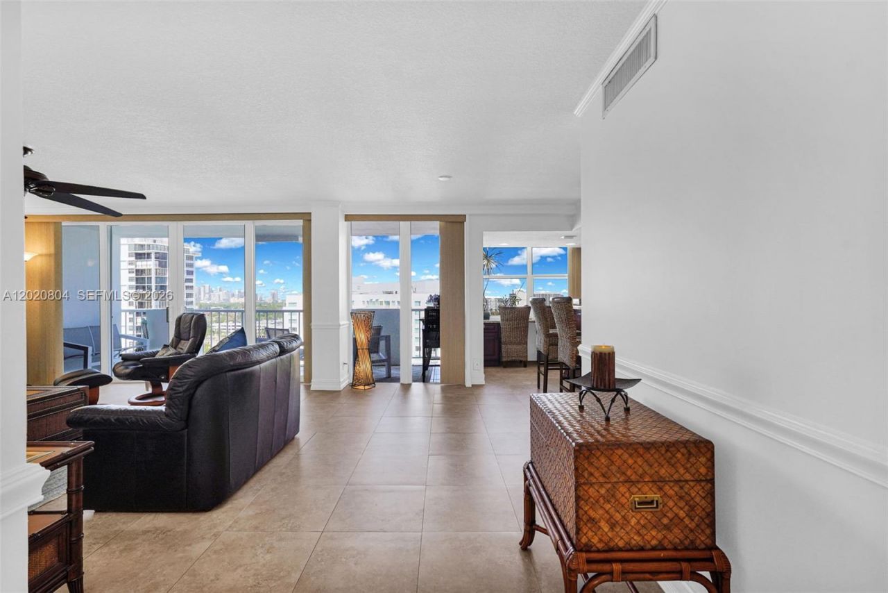 2800 E Sunrise Blvd, Unit 17E, Fort Lauderdale, FL 33304 Photo
