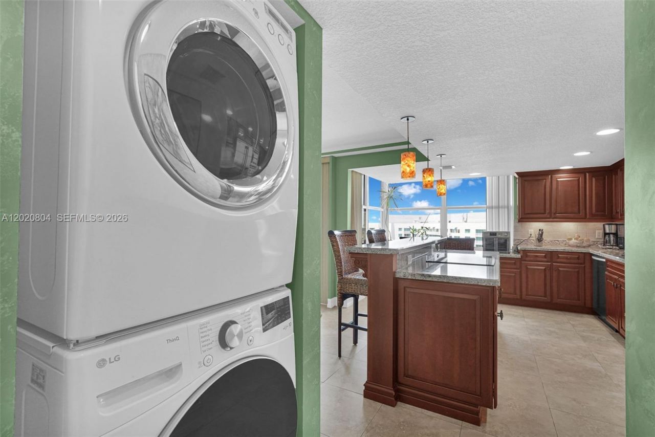 2800 E Sunrise Blvd, Unit 17E, Fort Lauderdale, FL 33304 Photo