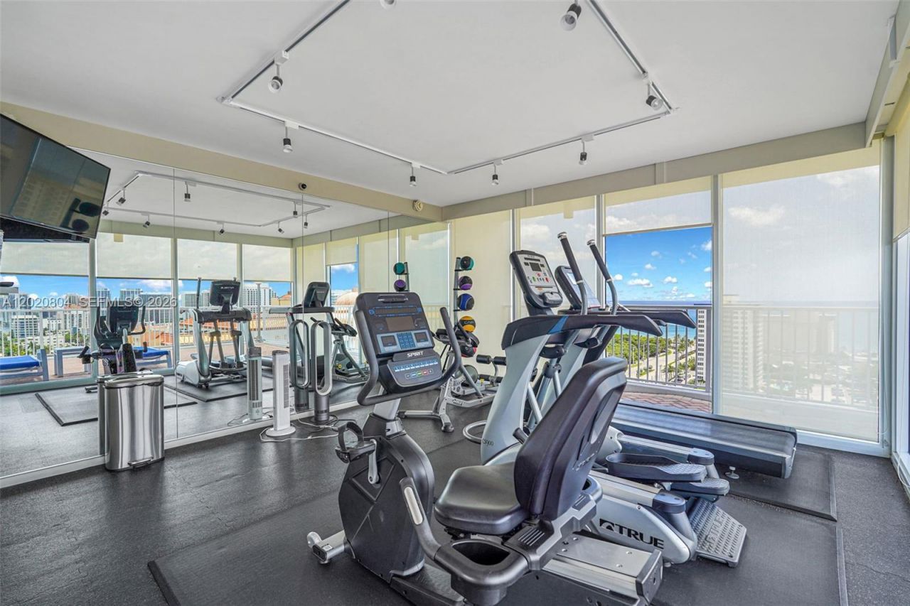 2800 E Sunrise Blvd, Unit 17E, Fort Lauderdale, FL 33304 Photo
