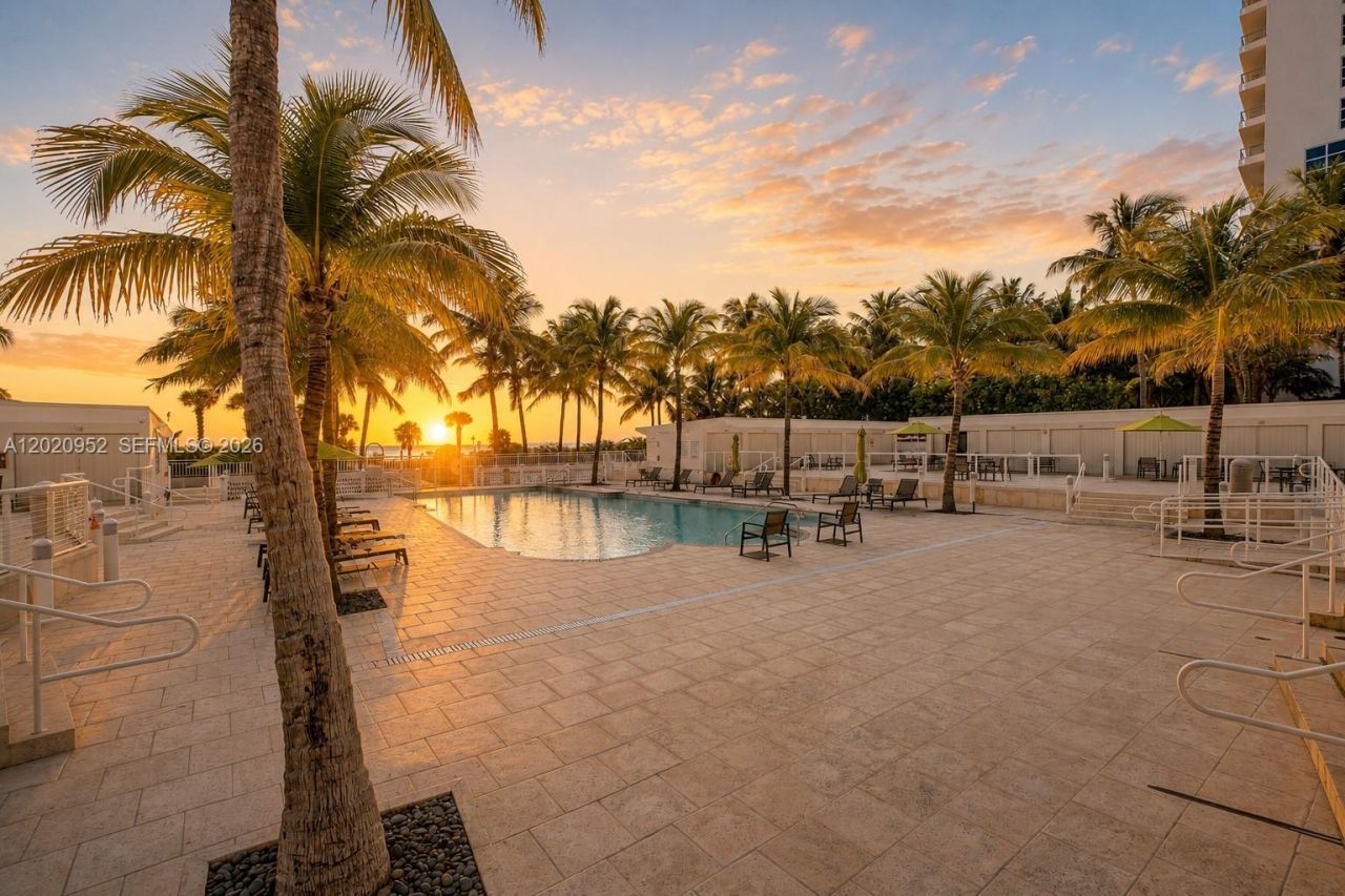 4925 Collins Ave, Unit 3H, Miami Beach, FL 33140 Photo