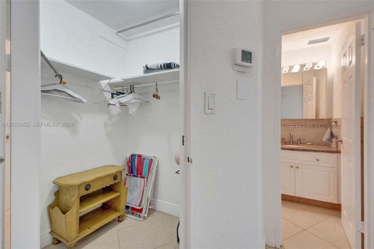 4925 Collins Ave, Unit 3H, Miami Beach, FL 33140 Photo