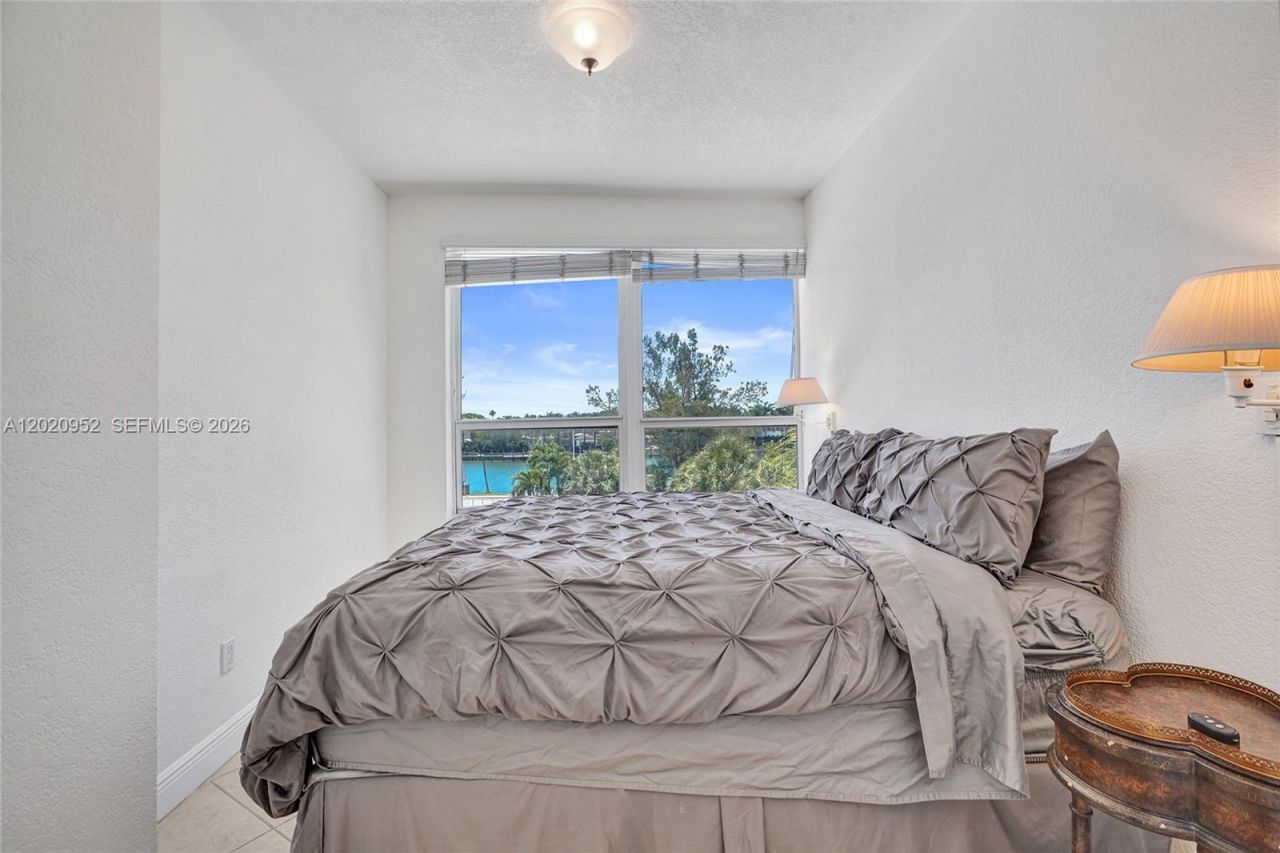 4925 Collins Ave, Unit 3H, Miami Beach, FL 33140 Photo