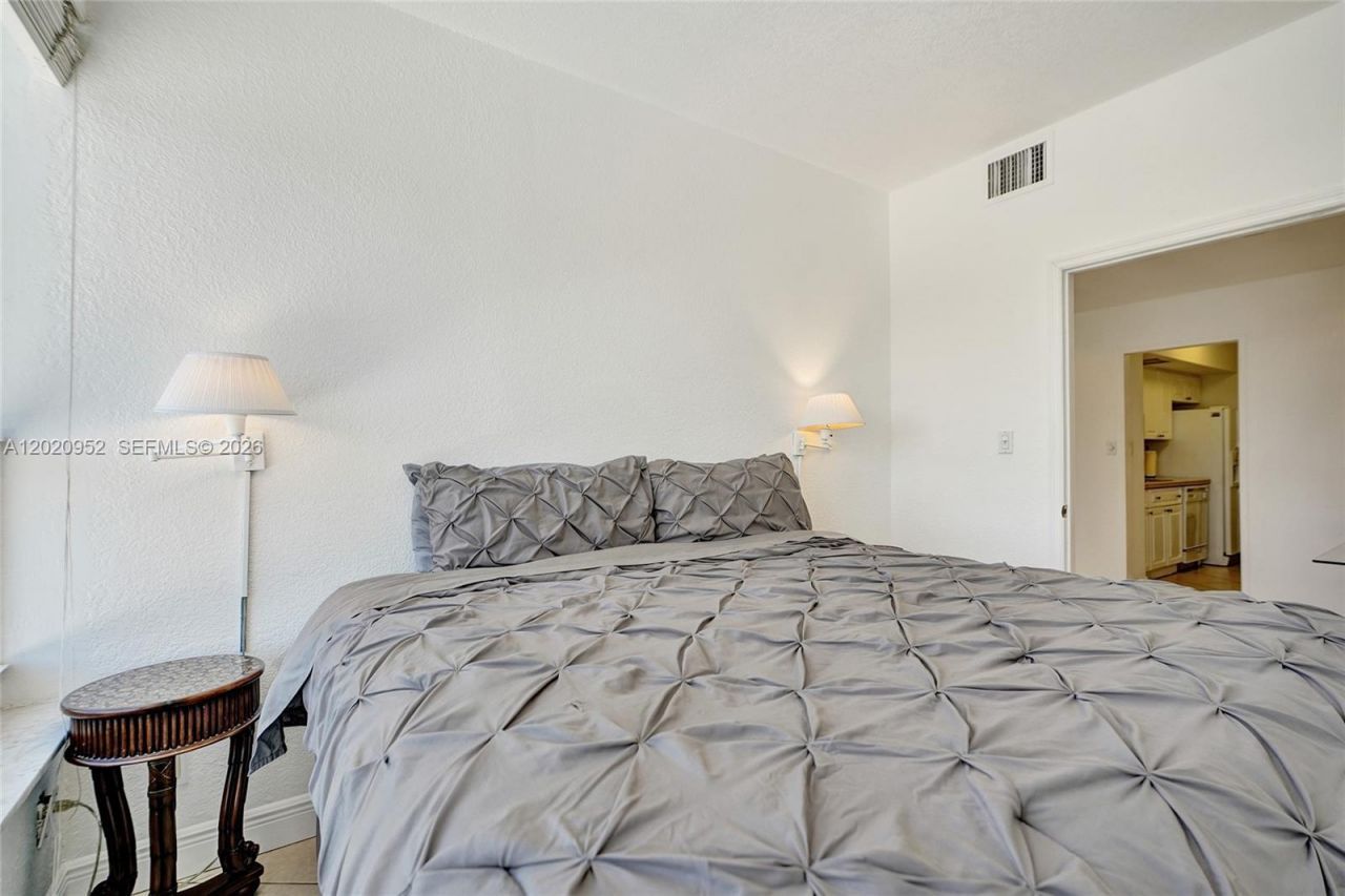 4925 Collins Ave, Unit 3H, Miami Beach, FL 33140 Photo