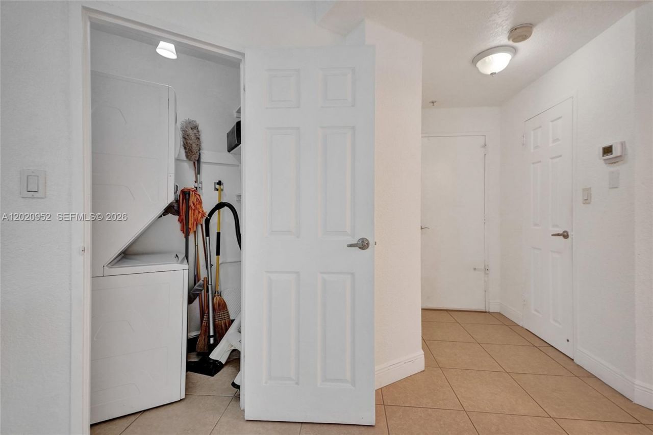 4925 Collins Ave, Unit 3H, Miami Beach, FL 33140 Photo