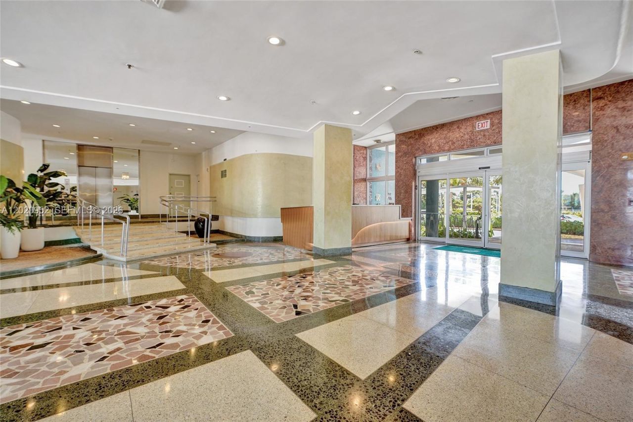 4925 Collins Ave, Unit 3H, Miami Beach, FL 33140 Photo