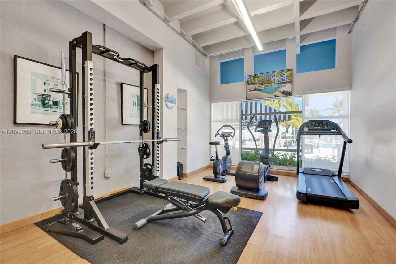 4925 Collins Ave, Unit 3H, Miami Beach, FL 33140 Photo