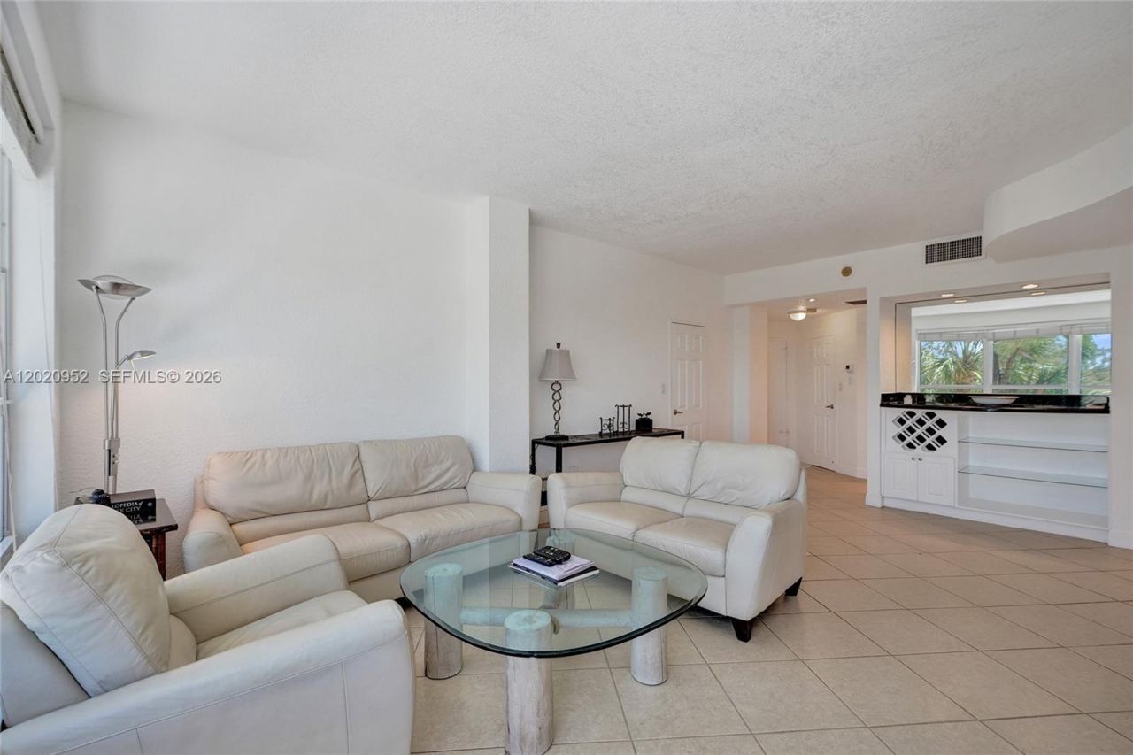 4925 Collins Ave, Unit 3H, Miami Beach, FL 33140 Photo