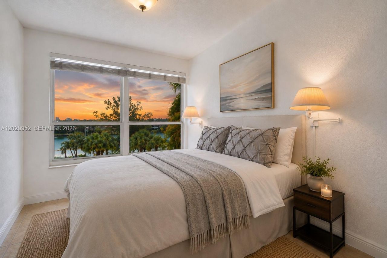 4925 Collins Ave, Unit 3H, Miami Beach, FL 33140 Photo