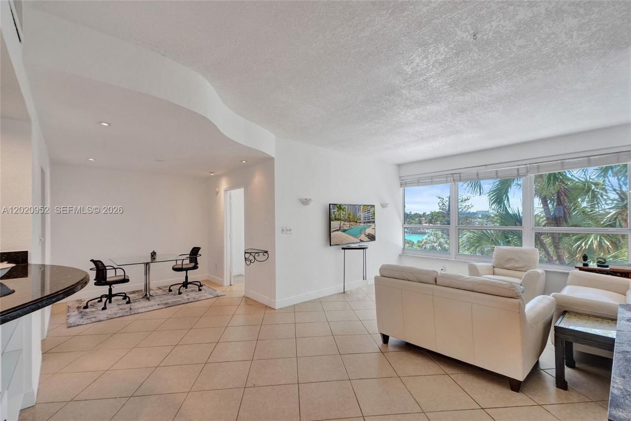 4925 Collins Ave, Unit 3H, Miami Beach, FL 33140 Photo