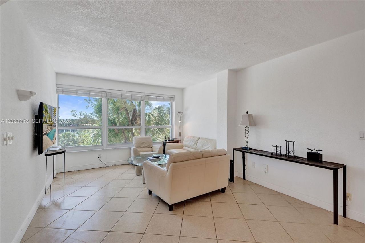 4925 Collins Ave, Unit 3H, Miami Beach, FL 33140 Photo