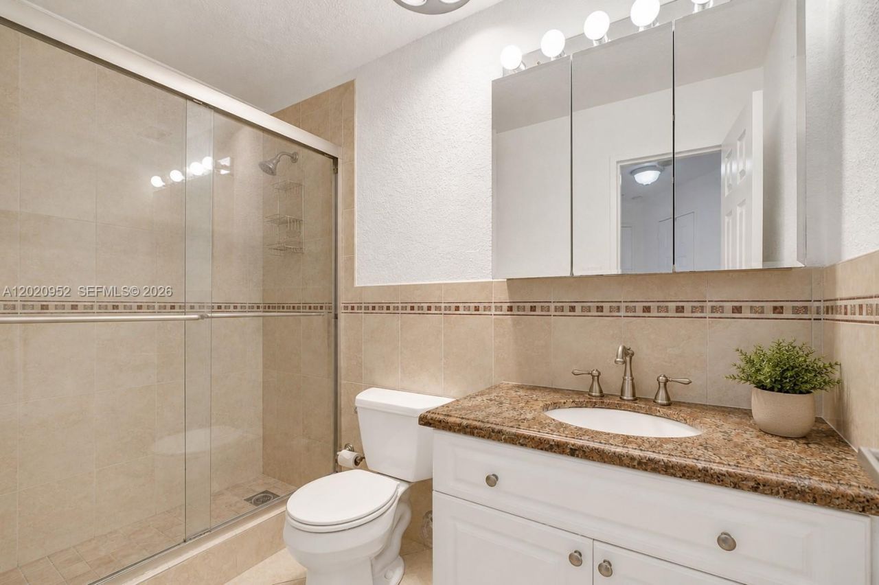 4925 Collins Ave, Unit 3H, Miami Beach, FL 33140 Photo