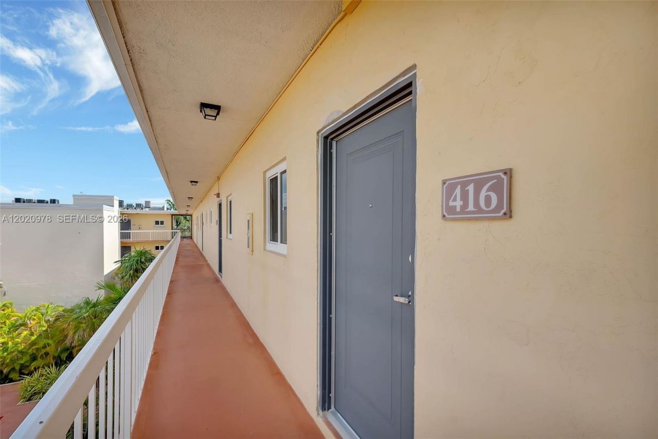 7701 Camino Real, Unit A-416, Miami, FL 33143 Photo