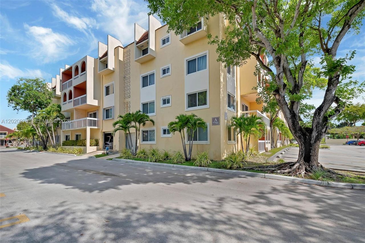 7701 Camino Real, Unit A-416, Miami, FL 33143 Photo