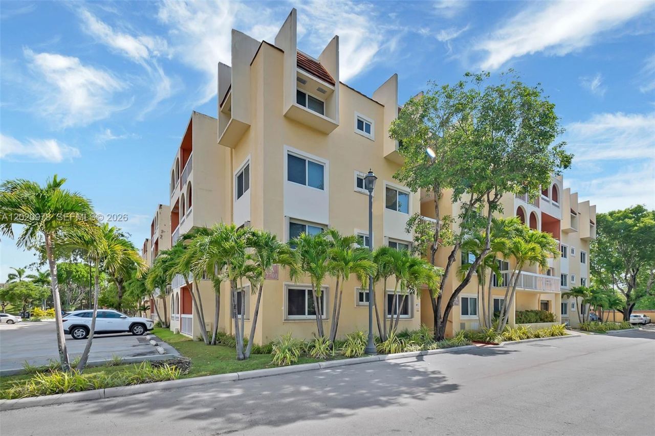 7701 Camino Real, Unit A-416, Miami, FL 33143 Photo