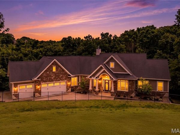 331 Woodlawn Terrace Court, Ballwin, MO 63021