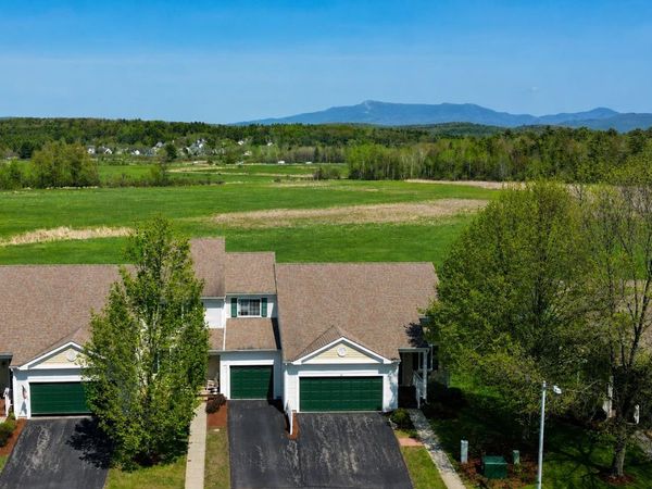 24 Fox Run Road, Essex, VT 05452
