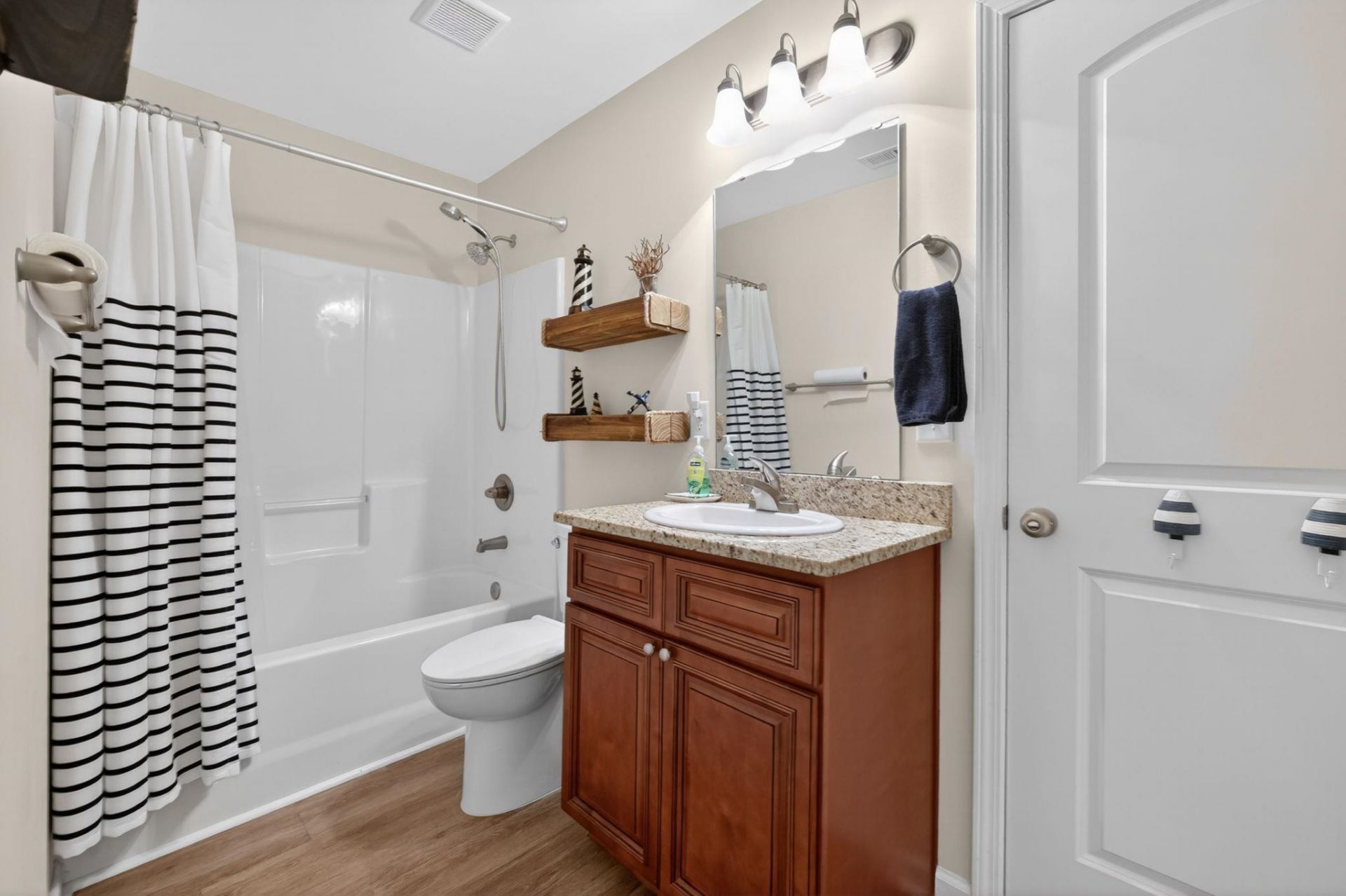 1904 Capella Ct.  Photo 16
