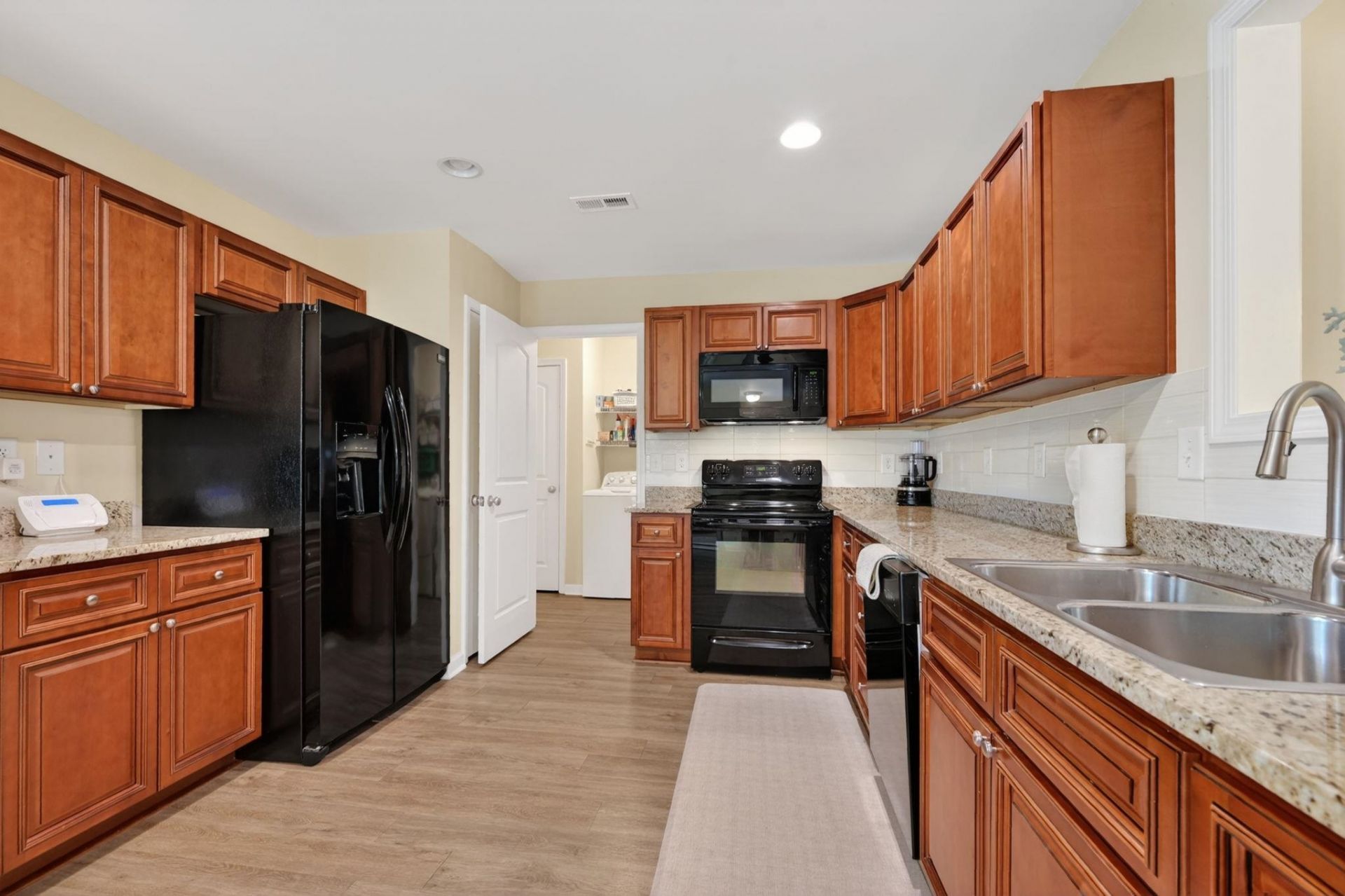1904 Capella Ct.  Photo 6
