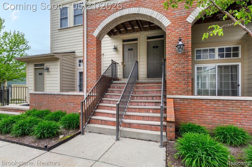 185 Amys Walk , Auburn Hills, MI 48326 Main Photo