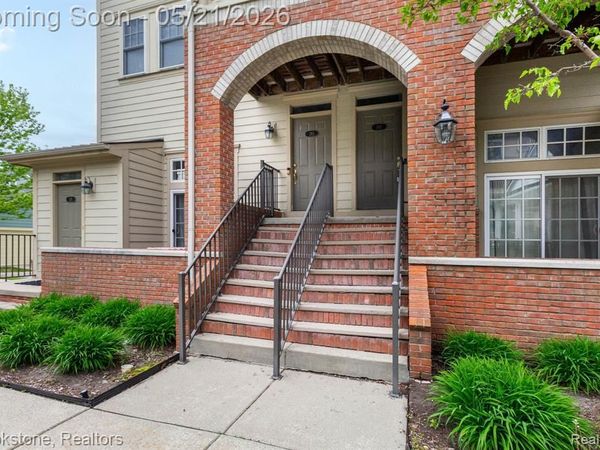 185 Amys Walk , Auburn Hills, MI 48326