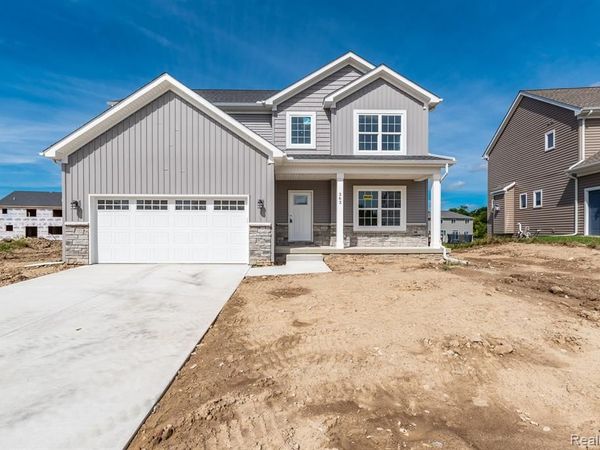10010 Santa Lucia Court, Grand Blanc, MI 48439