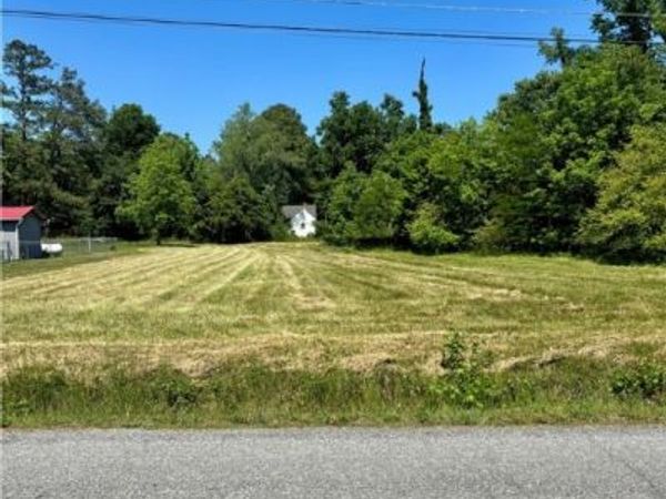 000 Main St, Victoria, VA 23974