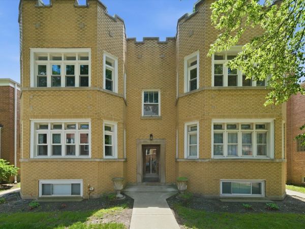 2739 W Lunt Avenue, Unit 2, Chicago, IL 60645
