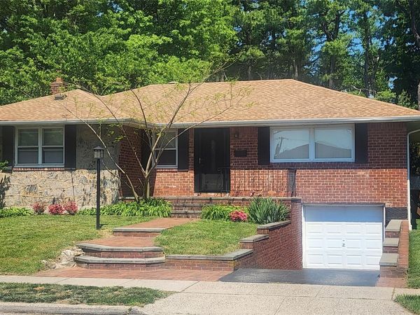 205 Halsey Avenue , Jericho, NY 11753