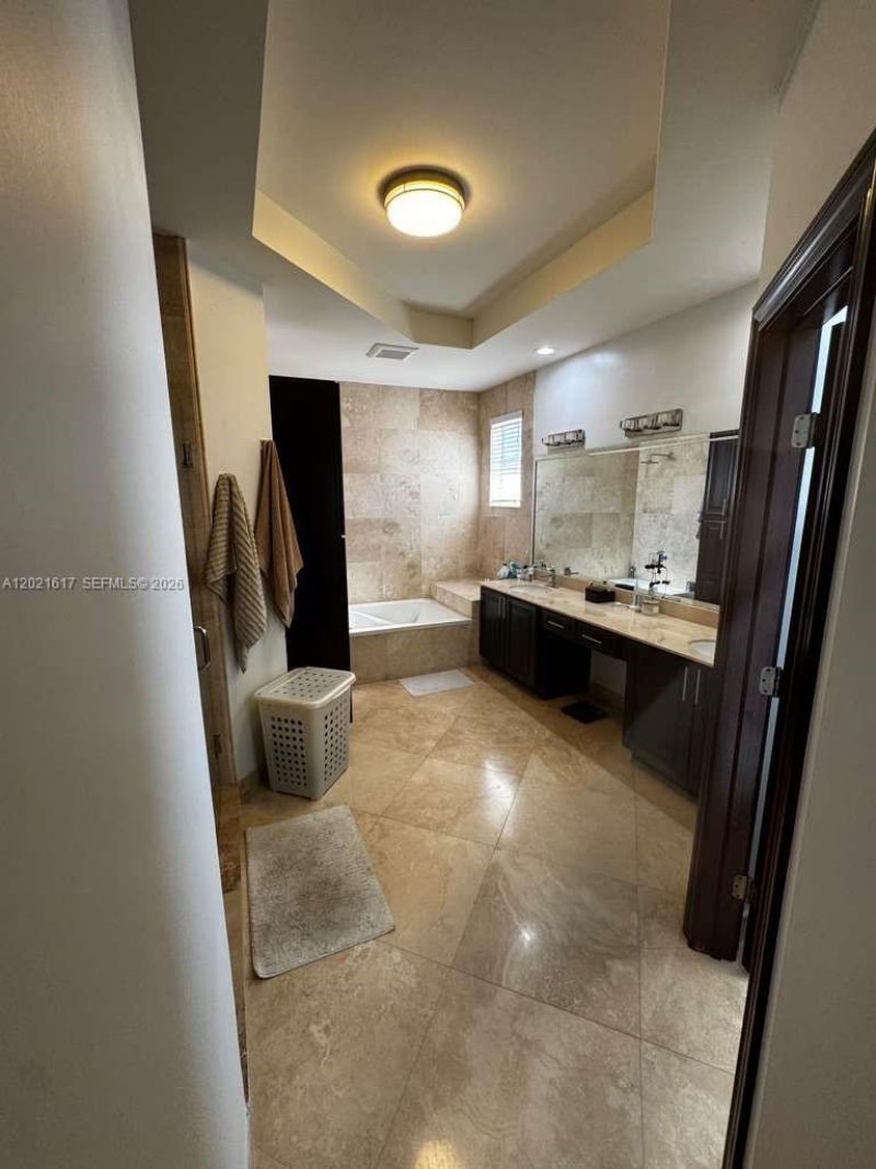 11530 NW 82nd Ter , Doral, FL 33178 Photo