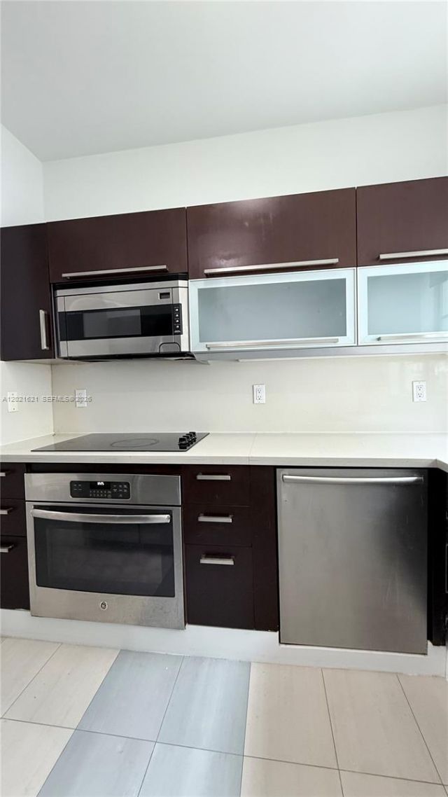 2021 Meridian Ave , Unit 6, Miami Beach, FL 33139 Photo