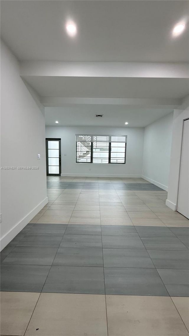 2021 Meridian Ave , Unit 6, Miami Beach, FL 33139 Photo