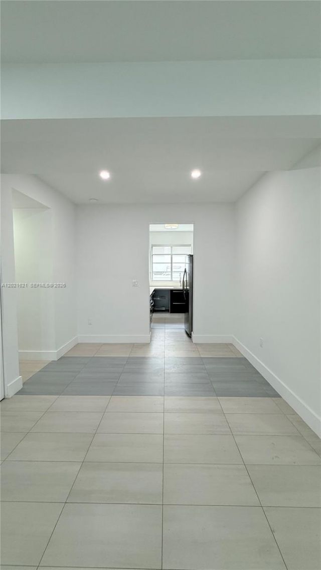 2021 Meridian Ave , Unit 6, Miami Beach, FL 33139 Photo
