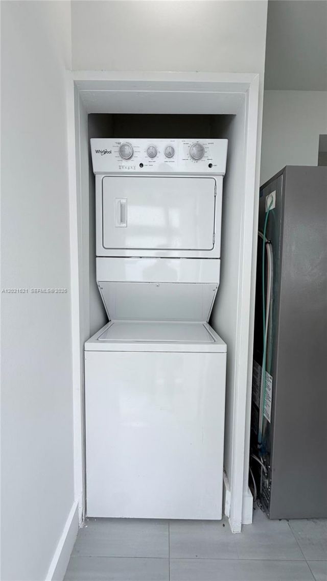2021 Meridian Ave , Unit 6, Miami Beach, FL 33139 Photo