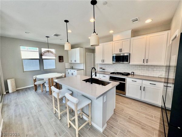643 Solar Citrine Street , Las Vegas, NV 89138