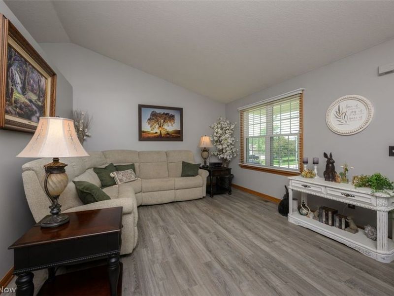 312 Apple Ridge Drive, Apple Creek, OH 44606 Photo 5