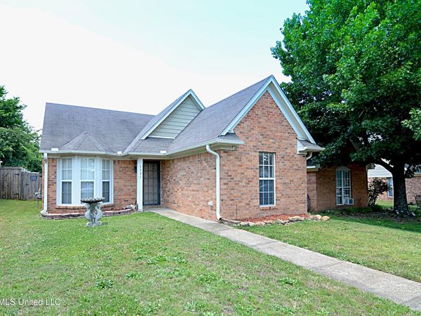 5521 Bradley Drive, Southaven, MS 38671