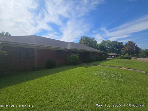 6605 Abraham Lincoln Drive, Jackson, MS 39213