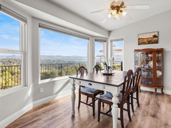 1033 Via Contenta, Escondido, CA 92029