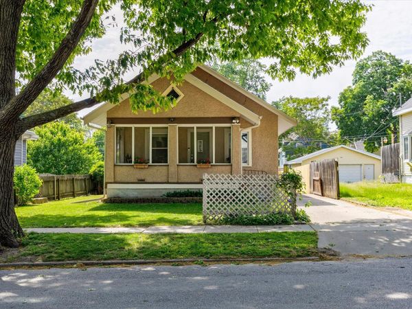 2206 E 13th Street, Des Moines, IA 50316