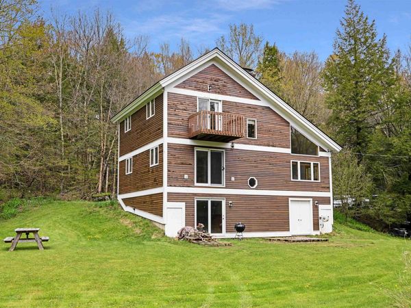 209 County Farm Road, Cambridge, VT 05444