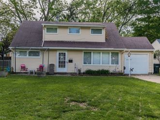 2912 Prange Drive Cuyahoga Falls, OH 44223