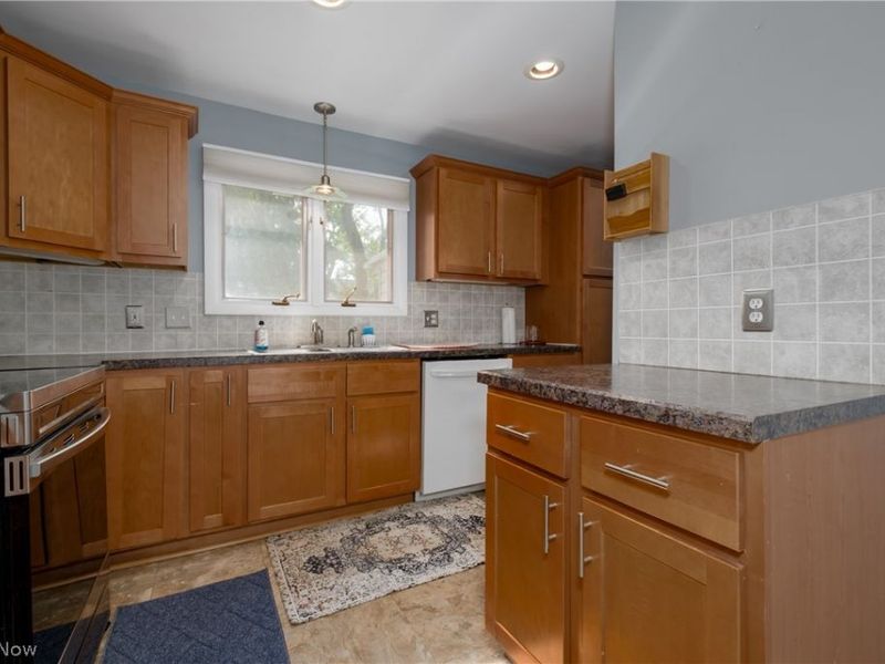 2912 Prange Drive , Cuyahoga Falls, OH 44223 Photo 10