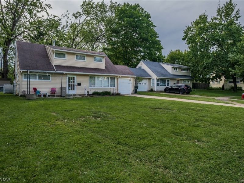 2912 Prange Drive , Cuyahoga Falls, OH 44223 Photo 2