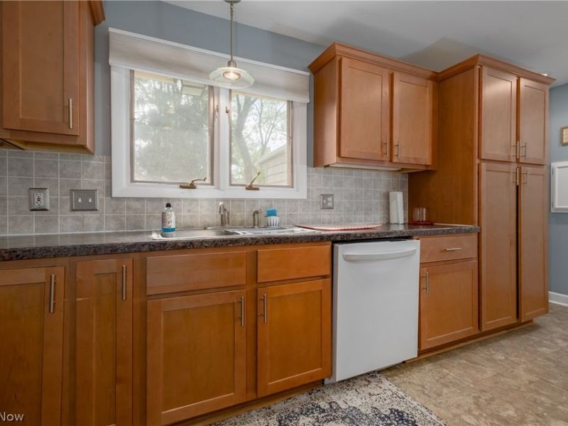 2912 Prange Drive , Cuyahoga Falls, OH 44223 Photo 9