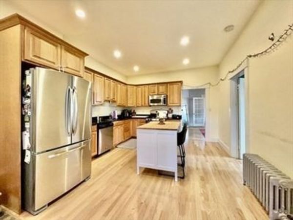 133 Brown St, Unit 4, Waltham, MA 02453