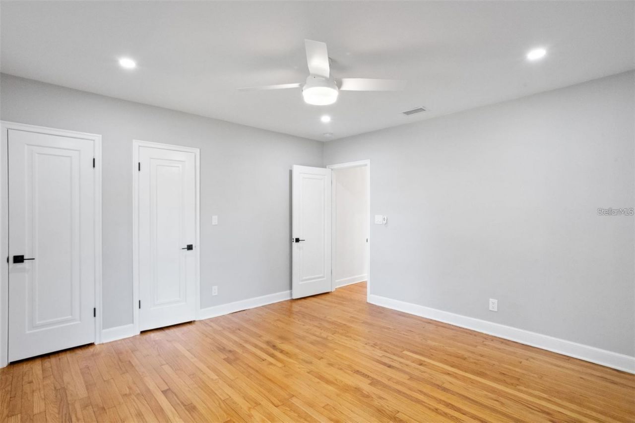 1224 Greenwood Avenue N, Saint Petersburg, FL 33704 Photo